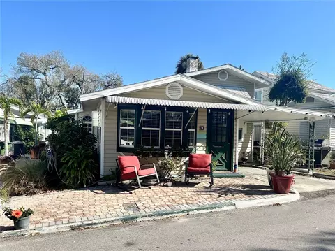 3 Plaza St E, Bradenton, FL 34208