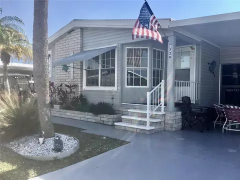 720 Riverview Cir, North Port, FL 34287