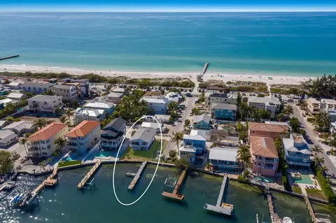 115 6th St S, Bradenton Beach, FL 34217