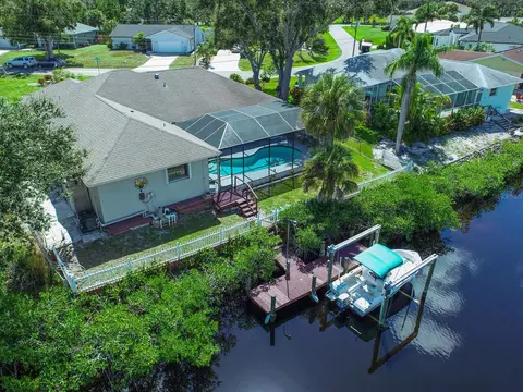 609 Bonito Ave, Nokomis, FL 34275