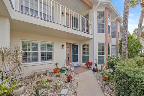200 Silver Lake Dr #104, Venice, FL 34292