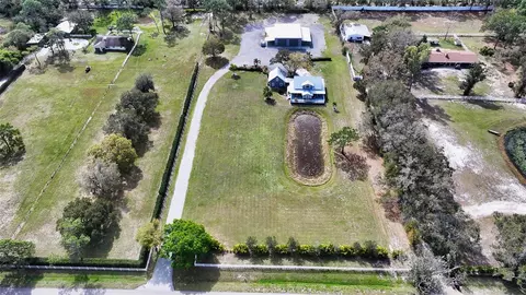 7400 Richardson Rd, Sarasota, FL 34240