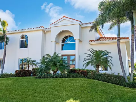 610 Bowsprit Ln, Longboat Key, FL 34228