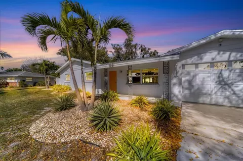2537 Bismark Way, Sarasota, FL 34231