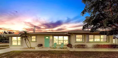 300 Aurora St E, Venice, FL 34285