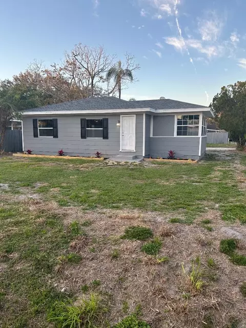 2945 Hillview St, Sarasota, FL 34239
