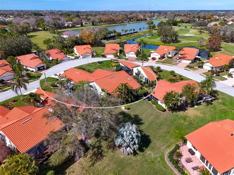 4961 Clubview Ct E, Bradenton, FL 34203