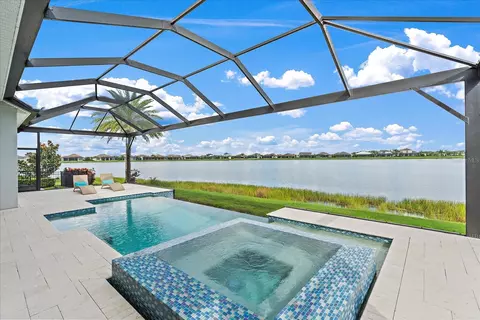 8112 Grande Shores Dr, Sarasota, FL 34240
