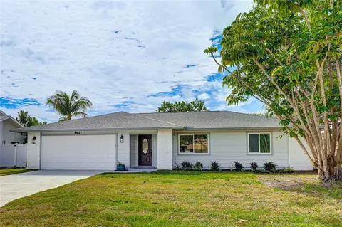 6621 27th Avenue Dr W, Bradenton, FL 34209