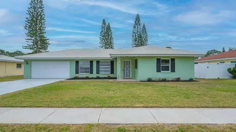 2414 Carlisle Pl, Sarasota, FL 34231