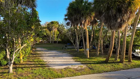 619 Avenida Del Norte, Sarasota, FL 34242