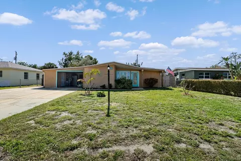 2220 Holyoke Ave, Bradenton, FL 34207