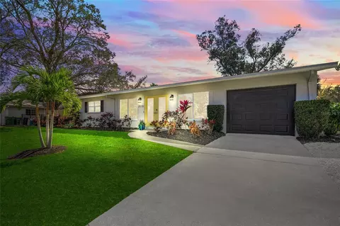 2510 Wisteria St, Sarasota, FL 34239
