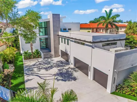3960 Roberts Point Rd, Sarasota, FL 34242