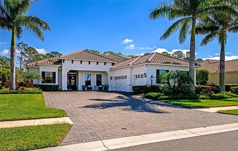 8268 Larkspur Cir, Sarasota, FL 34241