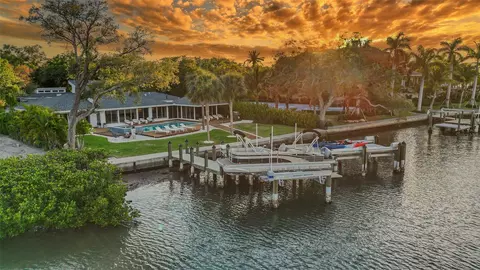 1449 Hillview Dr, Sarasota, FL 34239