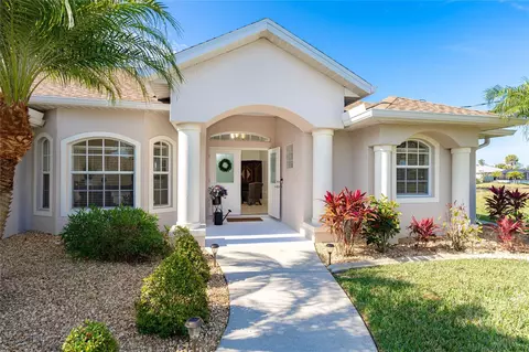 36 Pine Valley Ln, Rotonda West, FL 33947