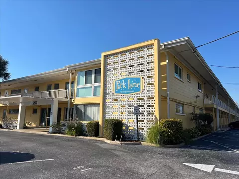 2155 Wood St #B9, Sarasota, FL 34237