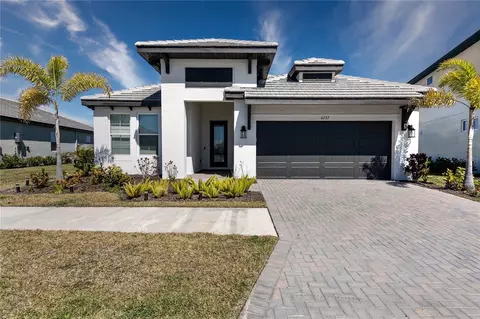 4737 Antrim Dr, Sarasota, FL 34240