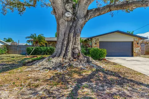 5595 Merrimac Dr, Sarasota, FL 34231
