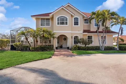 4530 Murcia Blvd #14, Sarasota, FL 34238