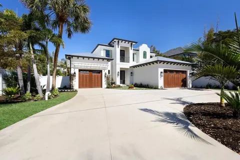 1607 Bay Rd, Sarasota, FL 34239