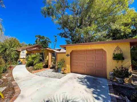 2236 Ixora Ave, Sarasota, FL 34234