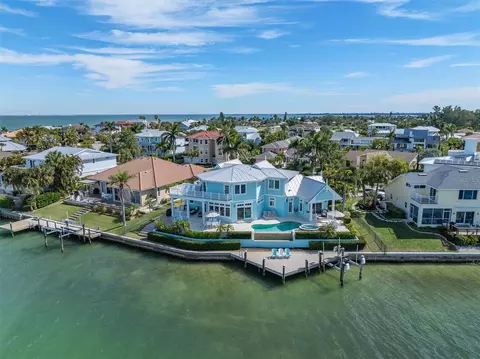 731 Key Royale Dr, Holmes Beach, FL 34217