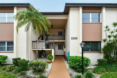2500 Clubhouse Cir #204, Sarasota, FL 34232