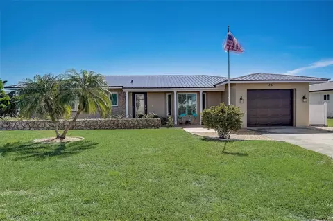 35 Caddy Rd, Rotonda West, FL 33947