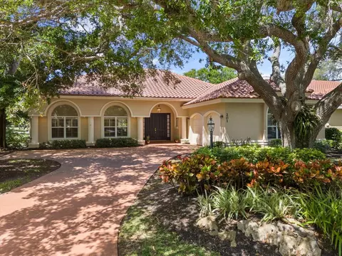 201 Saint James Park, Osprey, FL 34229