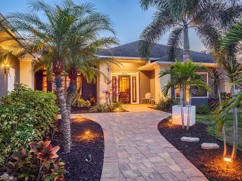4845 Greymoss Ln, Sarasota, FL 34233