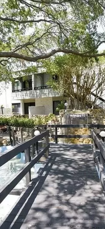 1555 Tarpon Center Dr #123, Venice, FL 34285