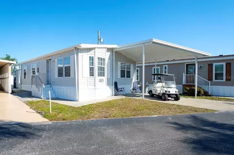 2037 N Mobile Estates Dr, Sarasota, FL 34231