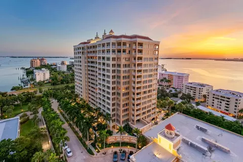 35 Watergate Dr #503, Sarasota, FL 34236