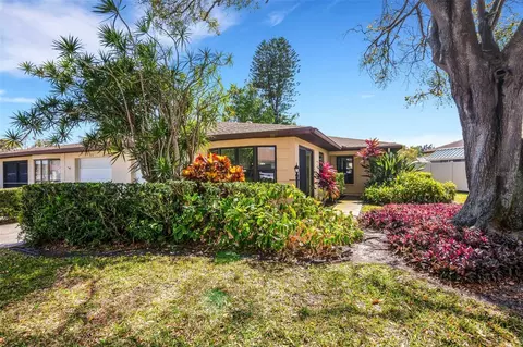3212 Vivienda Blvd, Bradenton, FL 34207