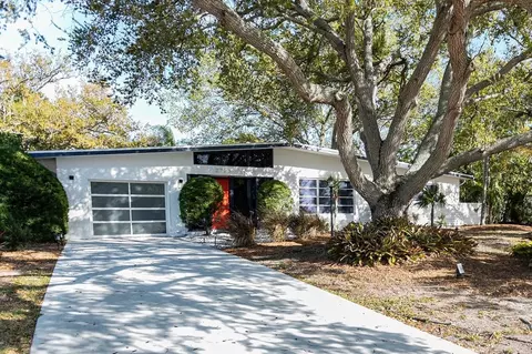 2725 S Lockwood Ridge Rd, Sarasota, FL 34239