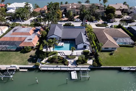 414 Meadow Lark Dr, Sarasota, FL 34236