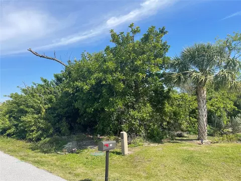 225 Shadow St NW, Port Charlotte, FL 33952