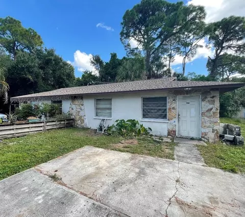 5819 3rd St E, Bradenton, FL 34203