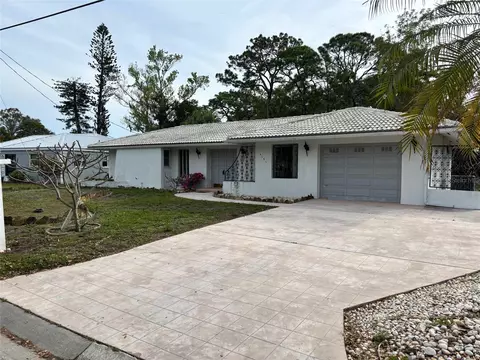 6171 Rockefeller Ave, Sarasota, FL 34231