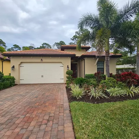 1008 Bradberry Dr, Nokomis, FL 34275