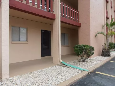 4025 Lake Bayshore Dr #C113, Bradenton, FL 34205