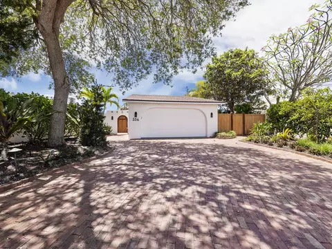 556 N Washington Dr, Sarasota, FL 34236