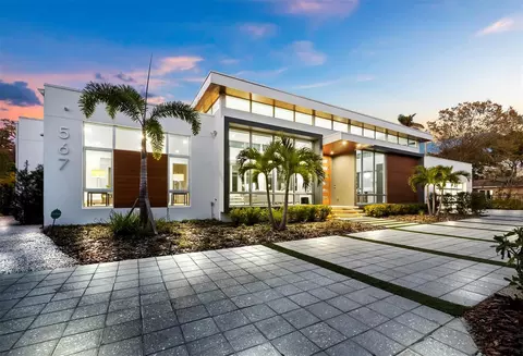 567 Bellora Way, Sarasota, FL 34234