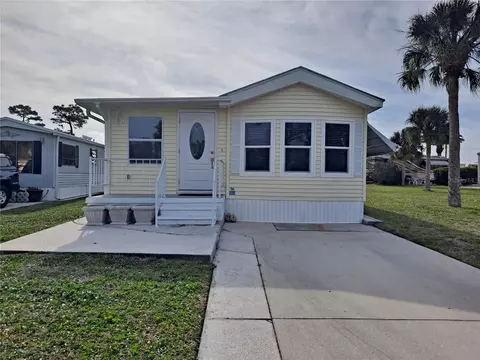 56 Crown Point Dr, Nokomis, FL 34275