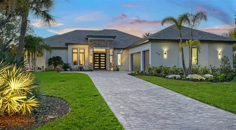 5169 Kestral Park Ln, Sarasota, FL 34231