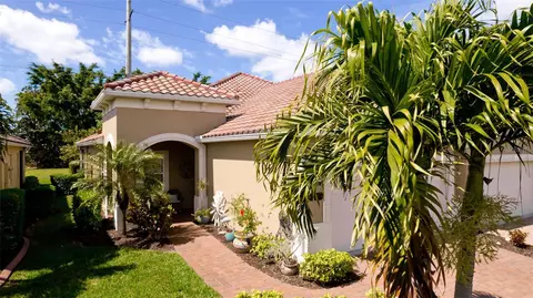 1308 Calle Grand St, Bradenton, FL 34209