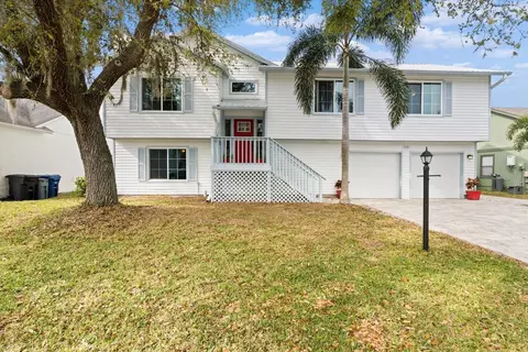 5591 Forester Lake Dr, Sarasota, FL 34243