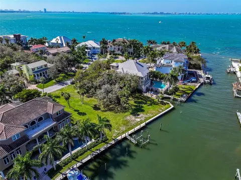 965 Whitakers Ln, Sarasota, FL 34236